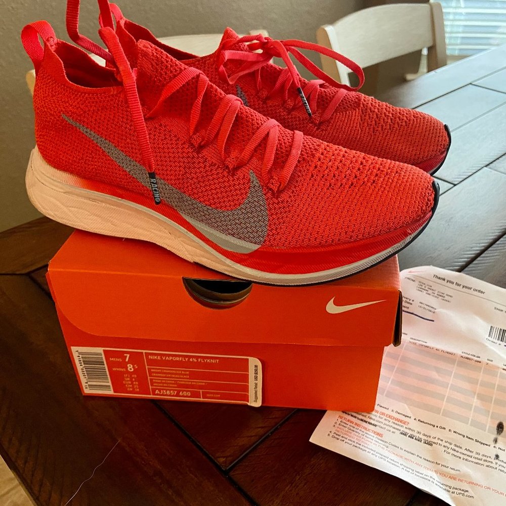 Nike Vaporfly 4% Flyknit size 8.5  Women